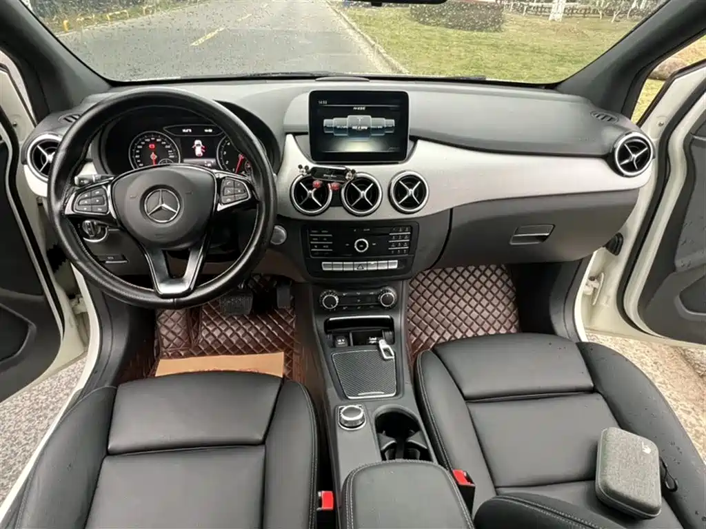 Mercedes-Benz B-Class 2017 B 200 Dynamic фото 5