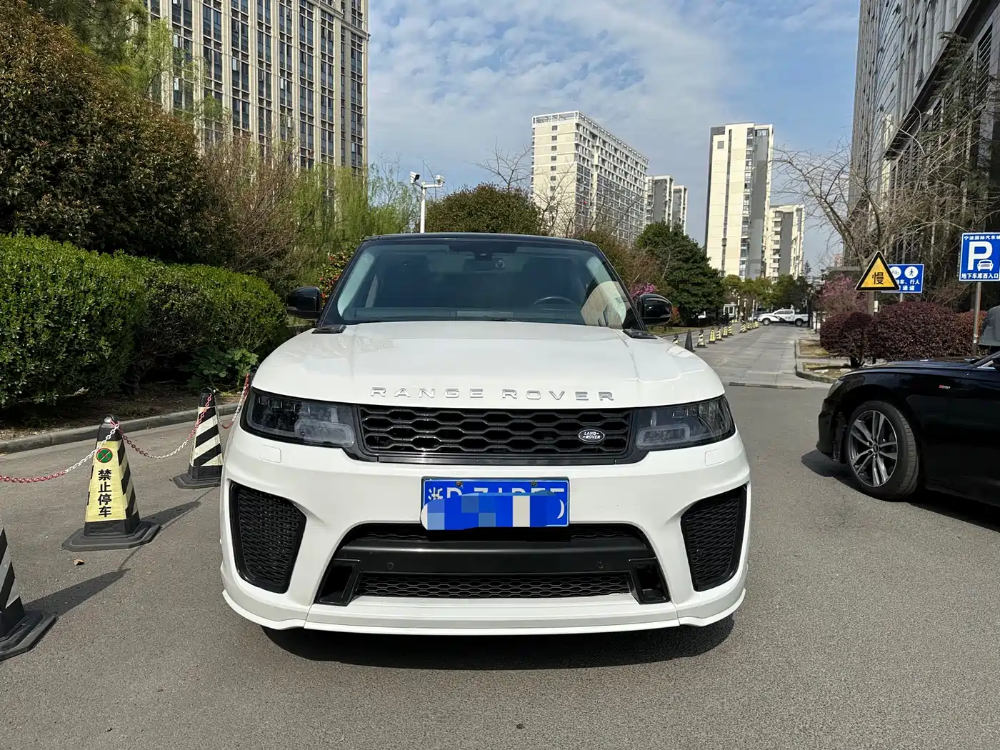Land Rover Range Rover Sport 2015 3.0 SC V6 HSE фото 2