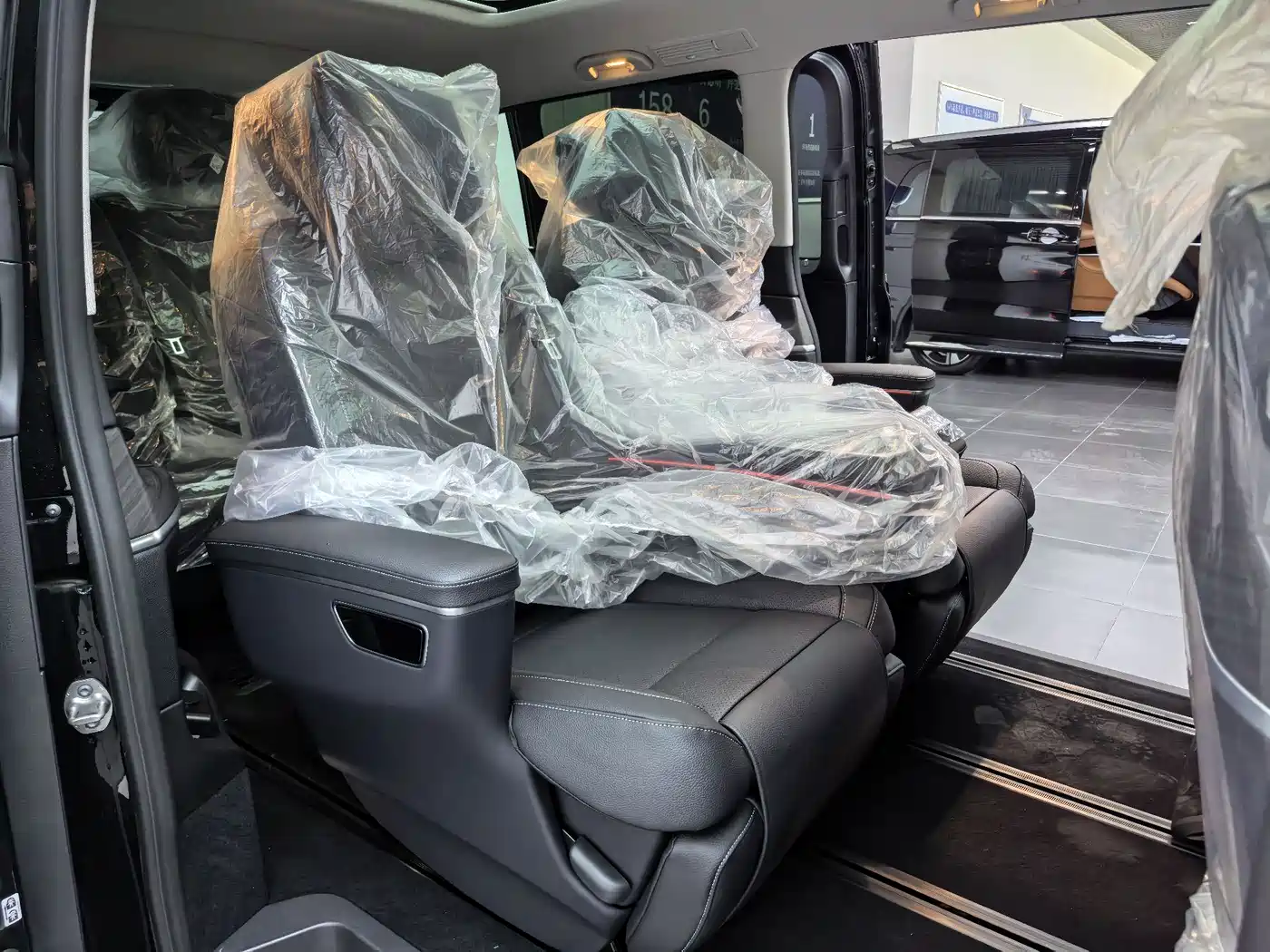 MERCEDES-BENZ V-CLASS