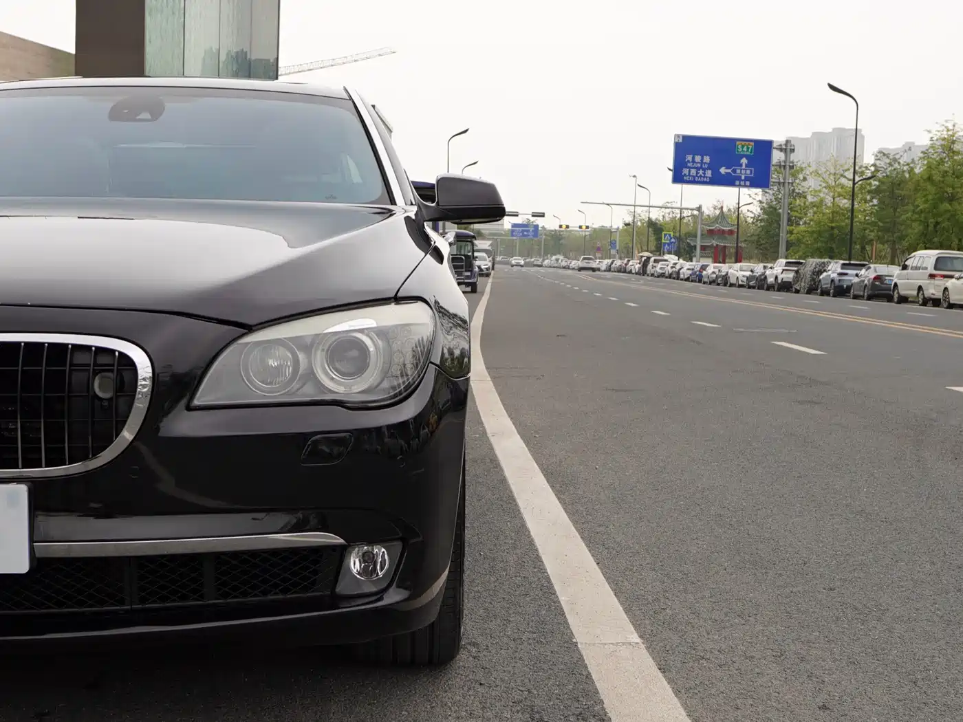 BMW 7 Series 2010 760Li фото 16