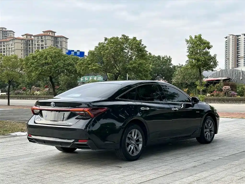 Toyota Avalon 2019 Hybrid 2.5L Luxury Edition China V фото 12