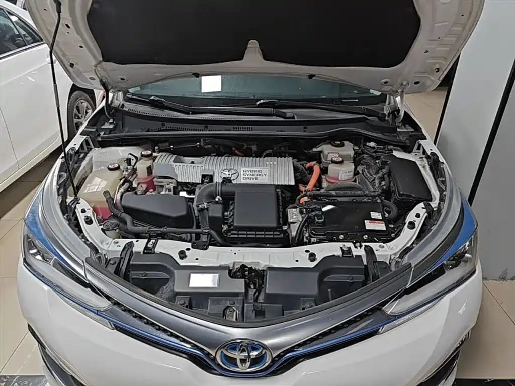 Toyota Corolla Twin Engine E+ 2019 1.8L E-CVT Leading Edition фото 20