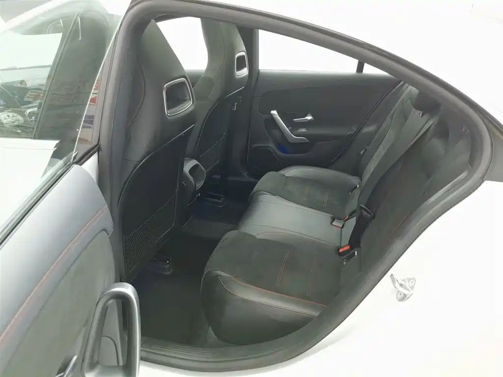 Mercedes-Benz CLA (Import) 2020 CLA 200 фото 15