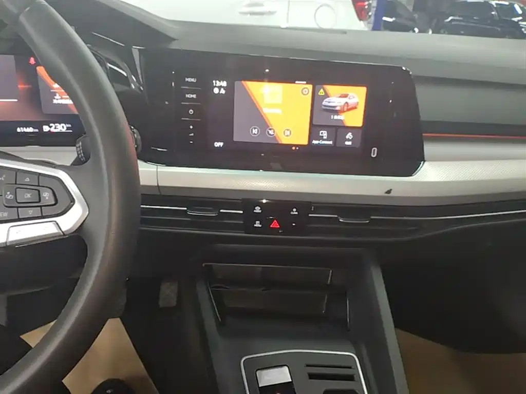 Volkswagen Golf 2023 Facelift 280TSI DSG Pro фото 13