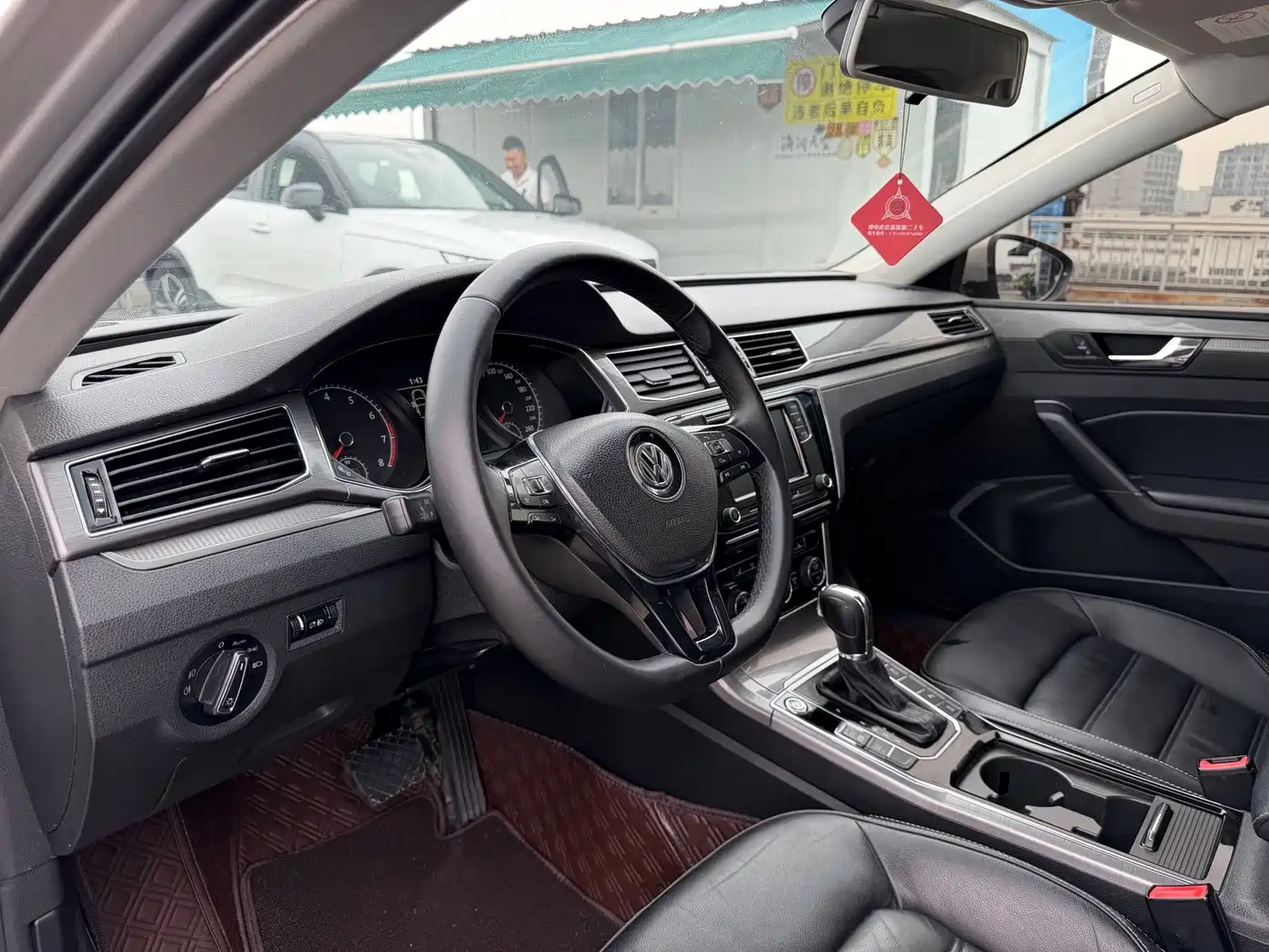 Volkswagen Passat 2017 330TSI DSG Prestige фото 4