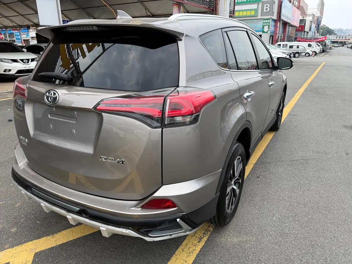 Toyota RAV4 Rongfang 2018 2.0L CVT 2WD Trend X Edition фото 9