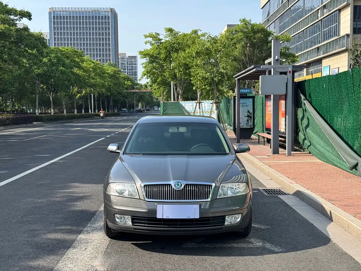 Škoda Octavia 2009 1.6L Automatic Yishi Edition фото 2