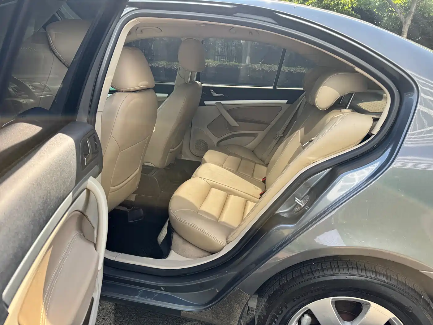 Škoda Octavia 2009 1.6L Automatic Yishi Edition фото 10