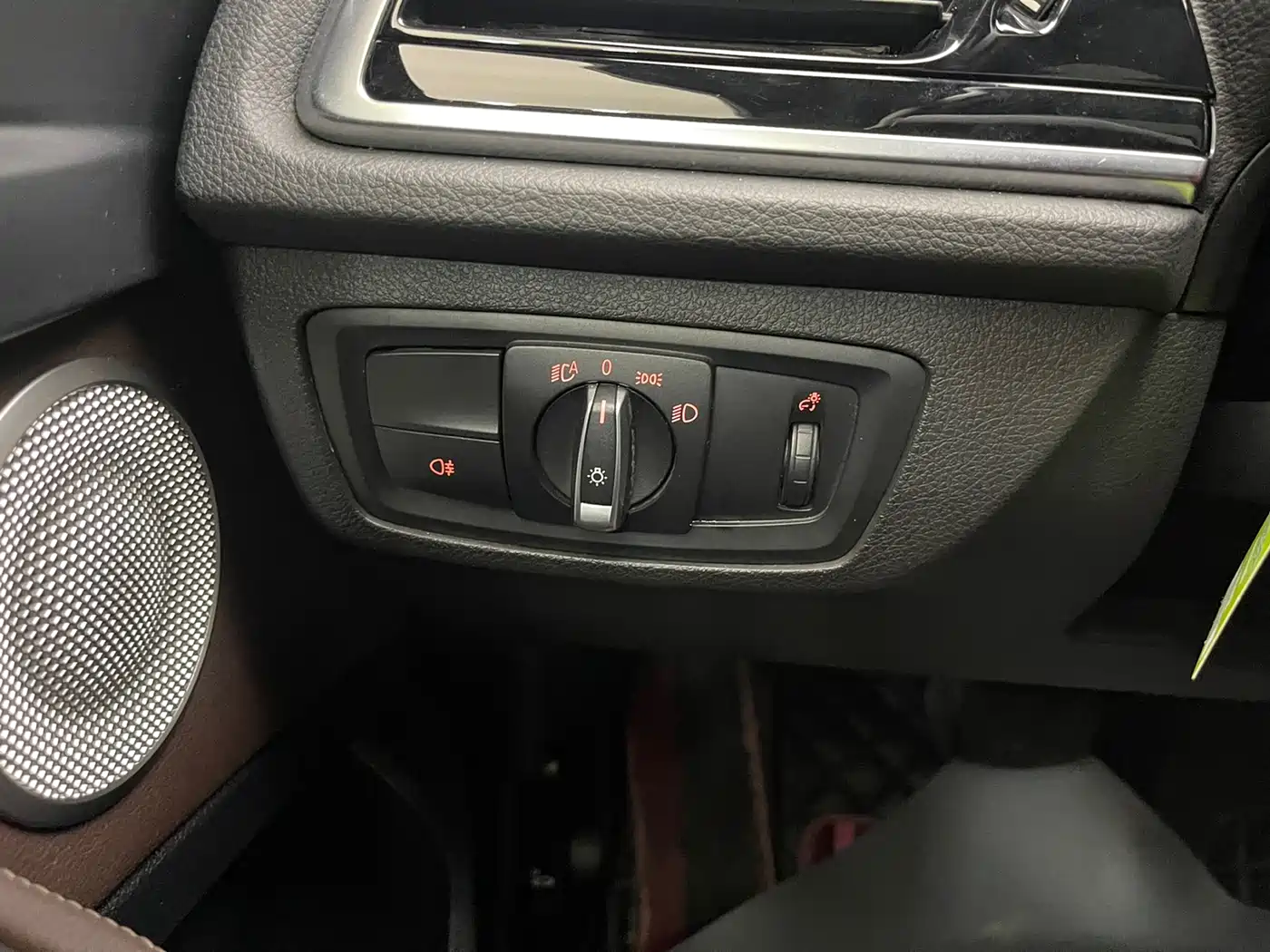 BMW 1 Series 2022 120i M Sport Shadow Edition фото 18