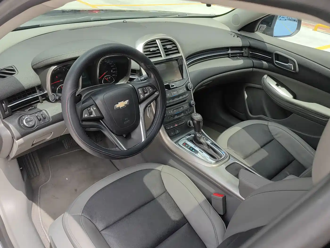 Chevrolet Malibu 2013 2.0L Automatic Luxury Edition фото 2