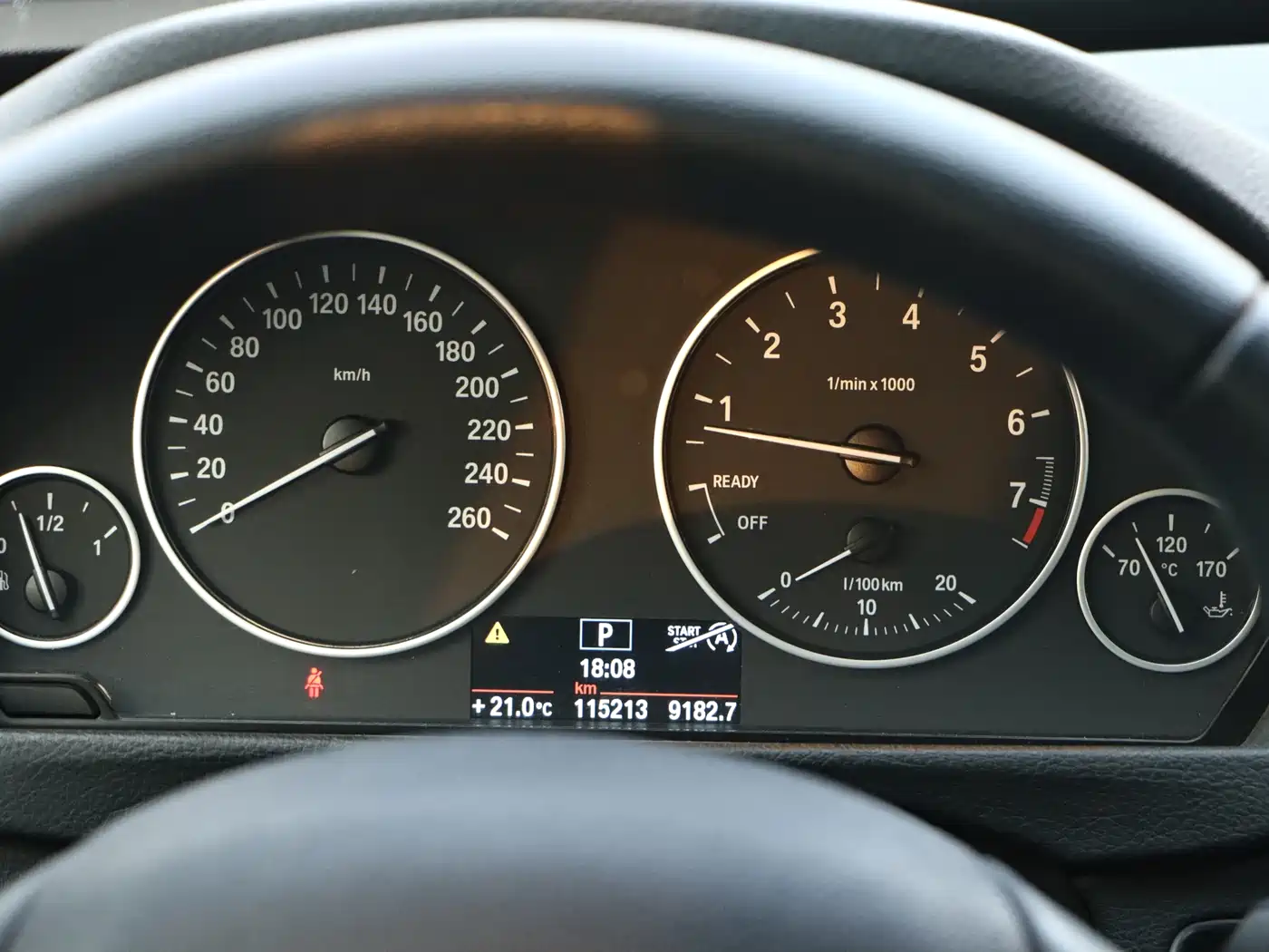 BMW 3 Series GT 2013 Model 320i Leading фото 17