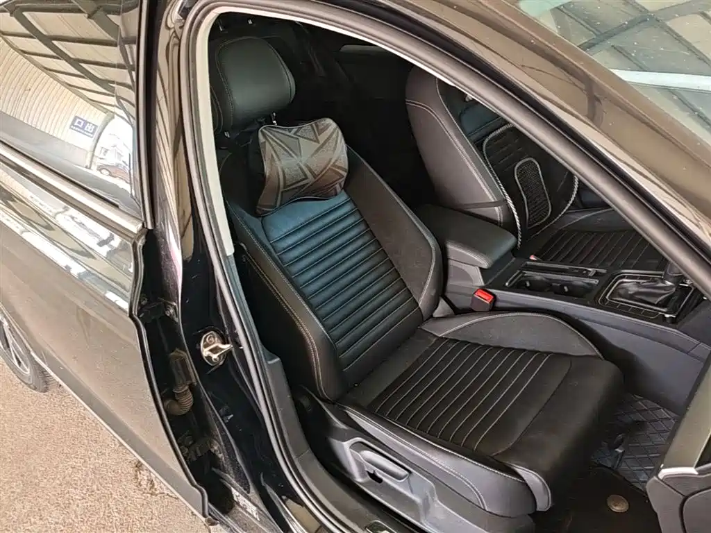 Volkswagen Magotan 2020 280TSI DSG Comfort фото 25