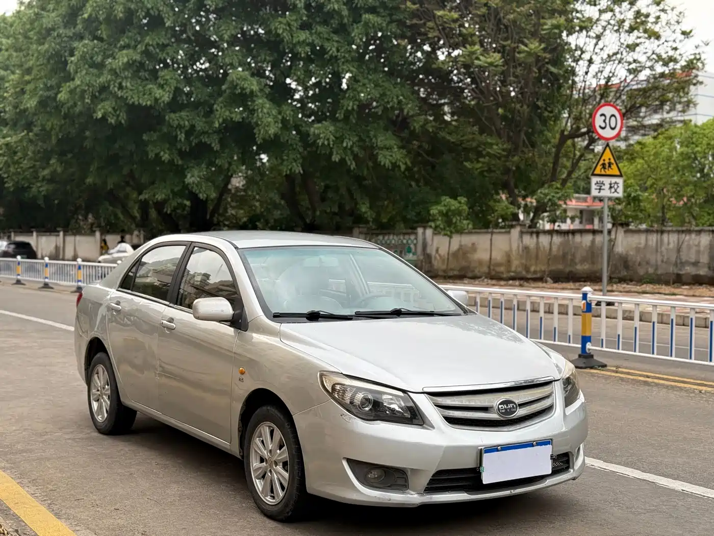 BYD L3 2013 1.5L Automatic Comfort фото 3