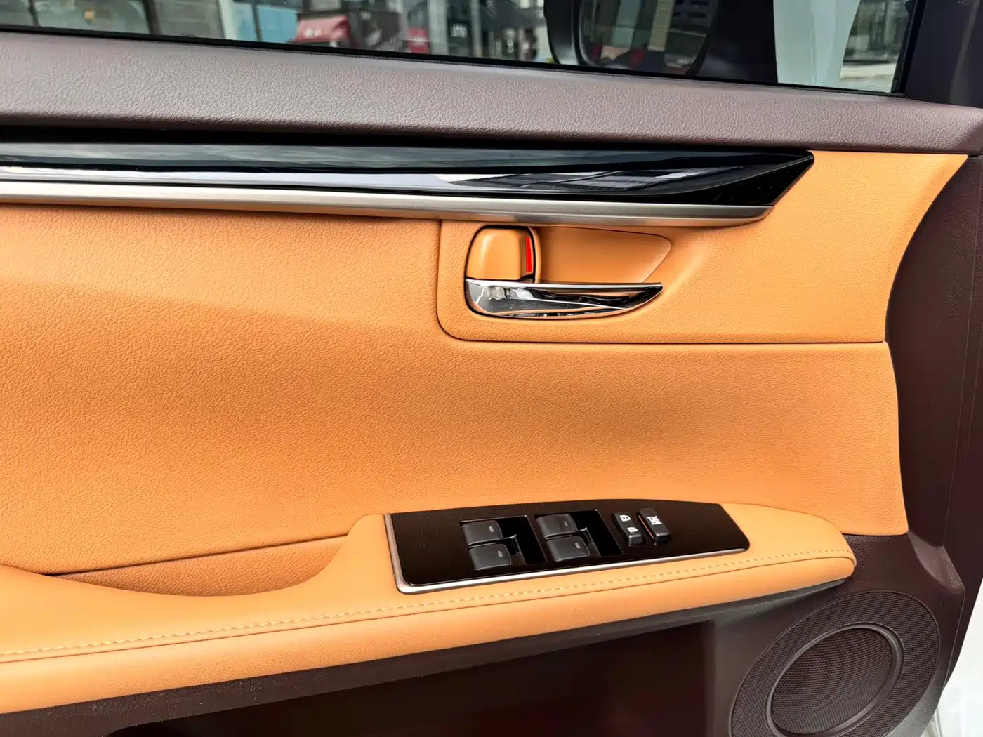 Lexus ES 2017 300h Mark Levinson Comfort Edition фото 19