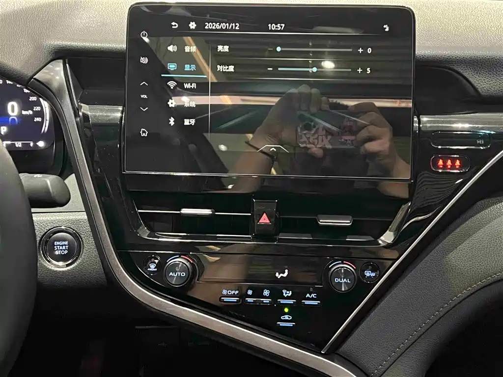 Toyota Camry 2021 2.5G Luxury Edition фото 17