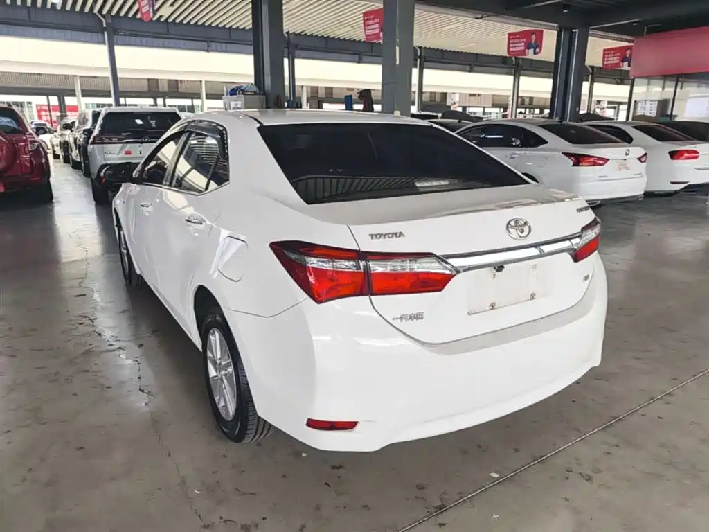 Toyota Corolla 2017 Facelift 1.6L S-CVT GL фото 5