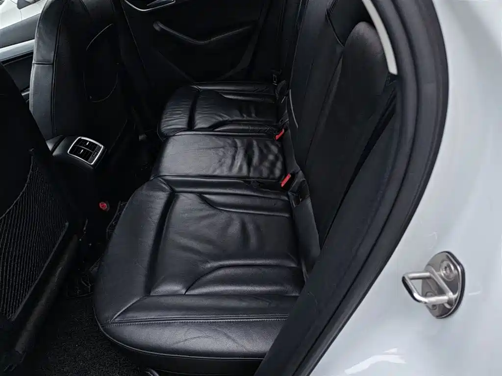 Audi Q3 2015 35 TFSI Millionth Anniversary Comfort фото 17