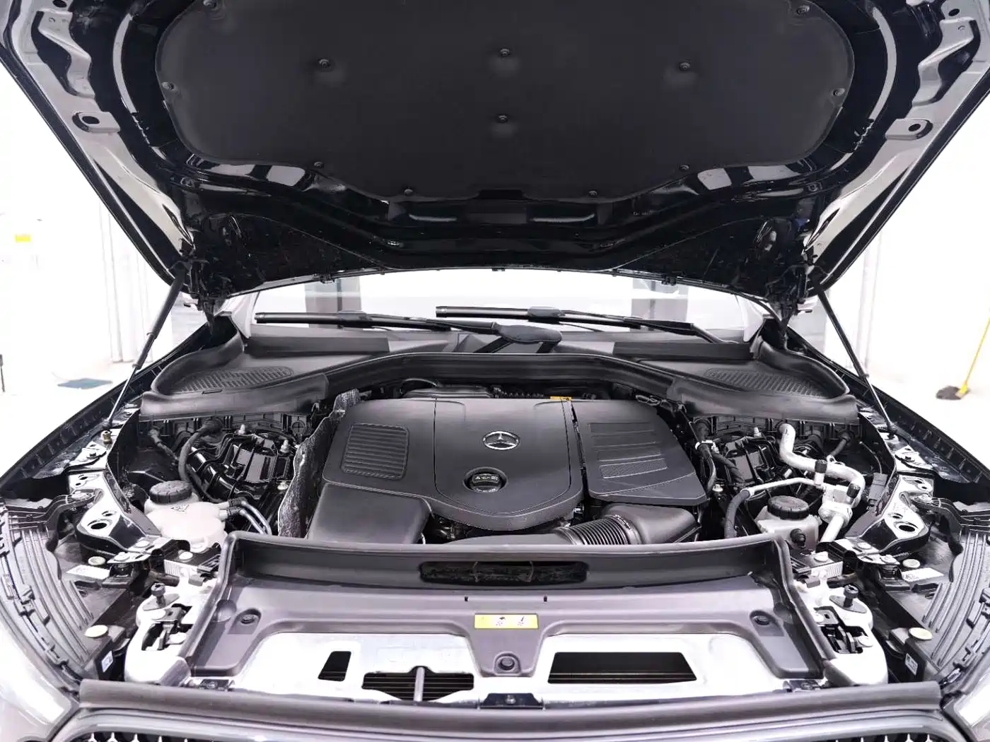 Mercedes-Benz GLC 2023 Facelift GLC 260 L 4MATIC Luxury 7-Seater фото 15
