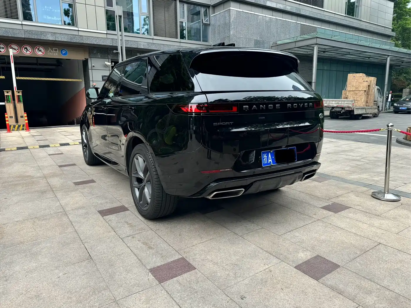 Land Rover Range Rover Sport 2024 400PS Dynamic HSE фото 4