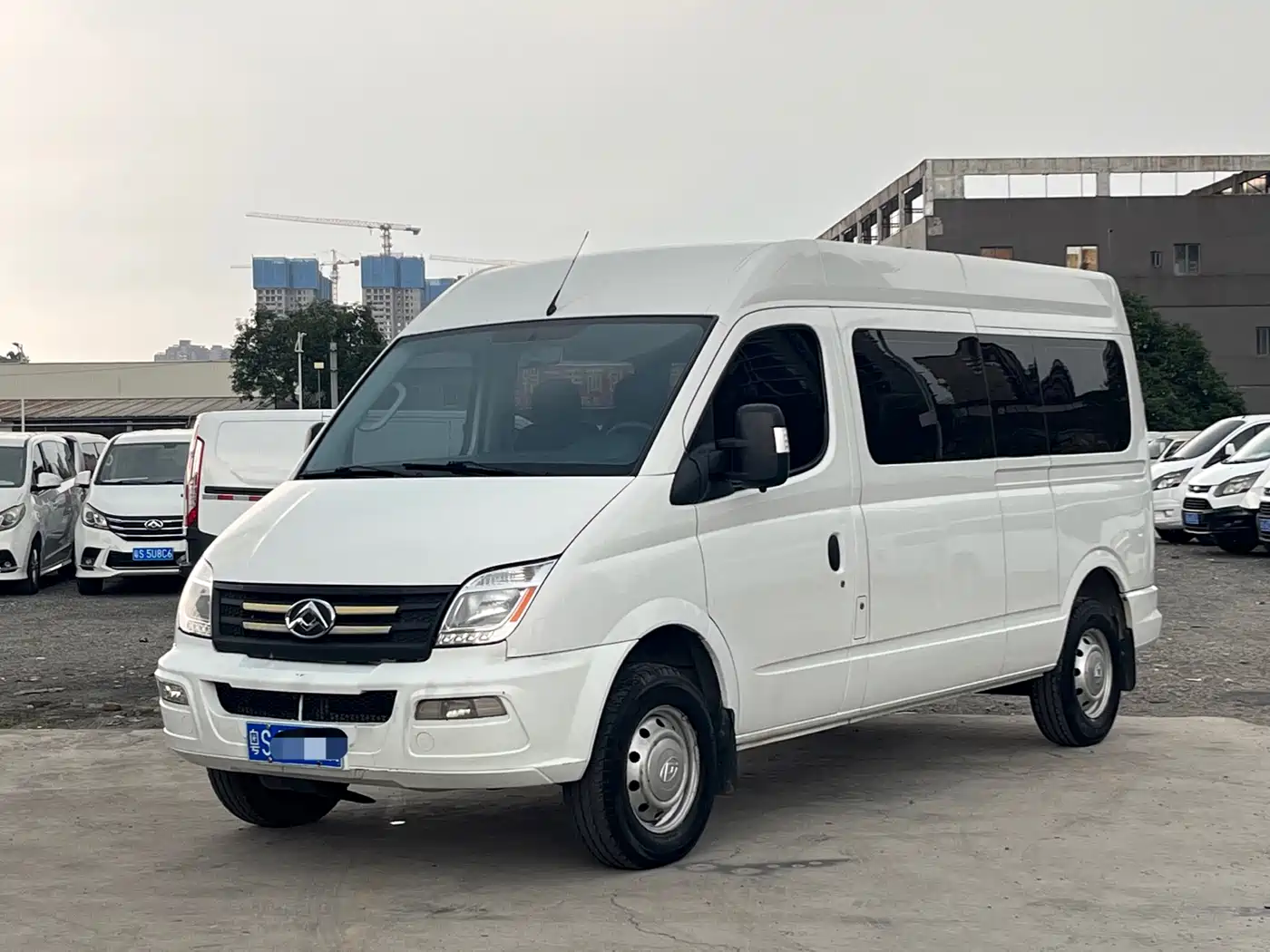 SAIC Maxus Xintu V80 2021 2.0T PLUS Manual Business Travel Edition Long Wheelbase Medium Roof 9 Seats