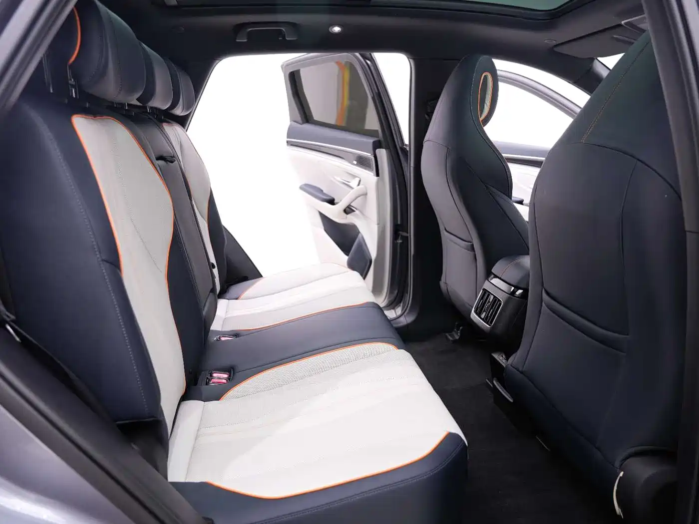 BYD Song PLUS PHEV 2021 DM-i 51KM Honor фото 18