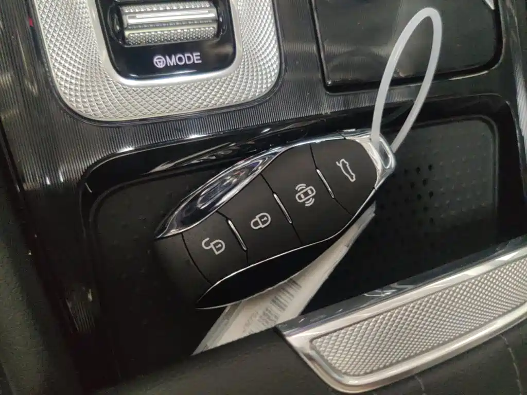 Hongqi H5 2024 2.0T Automatic Smart Connect Flag Smooth Edition фото 9