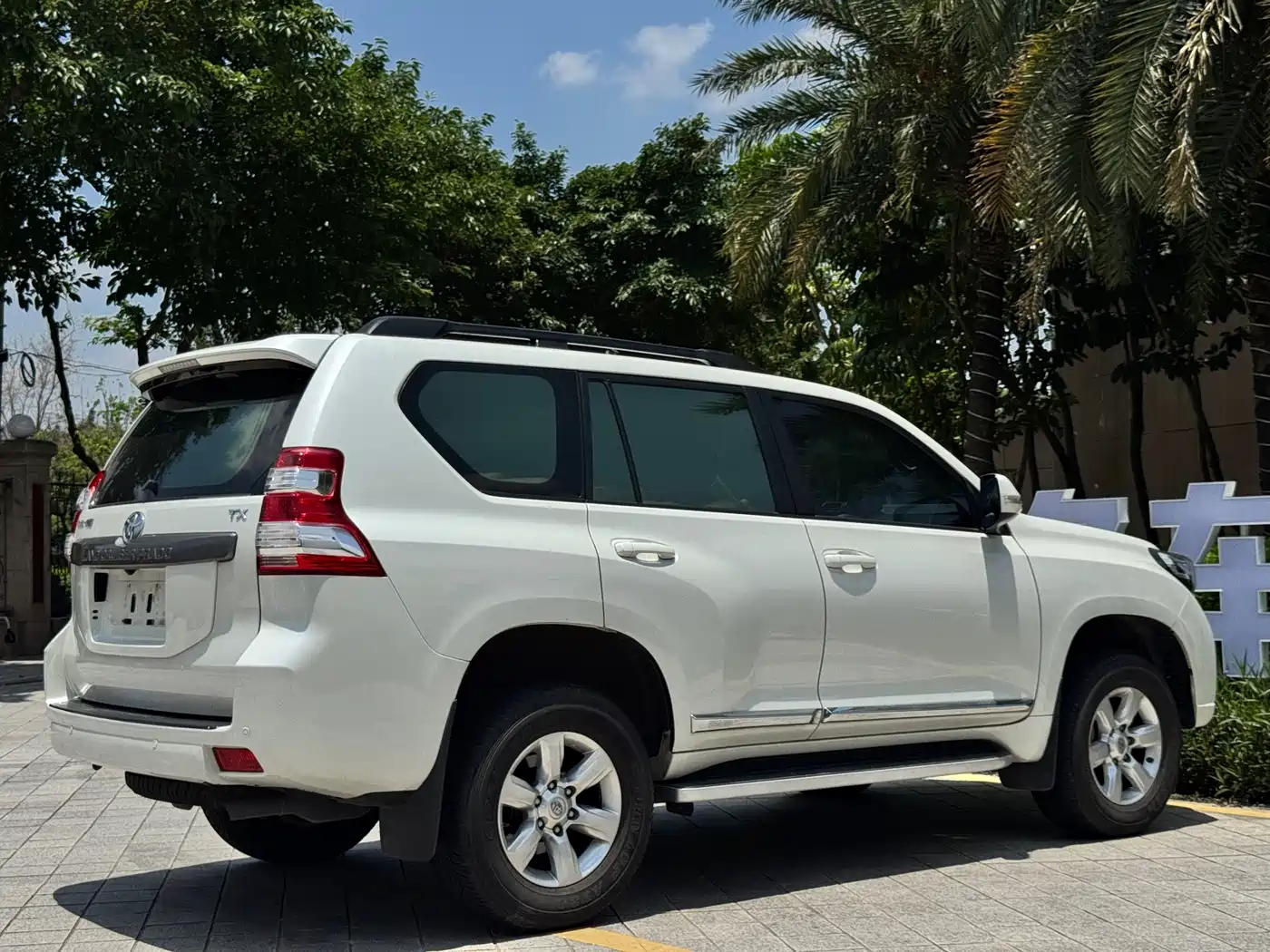 Toyota Prado 2016 3.5L Auto TX-L фото 4