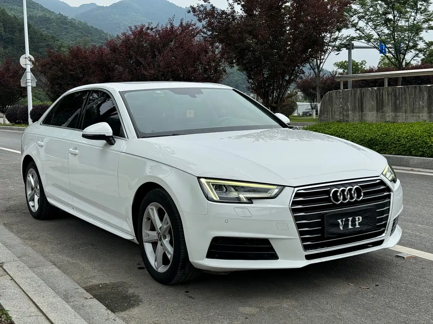 Audi A4L 2017 40 TFSI Fashion Edition фото 3