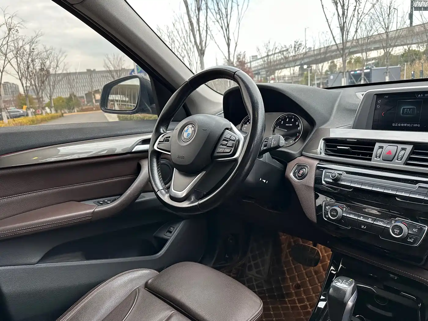 BMW X1 2019 sDrive18Li Premium Model фото 11
