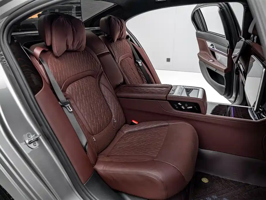 BMW 7 Series 2019 750Li xDrive V8 M Sport Package фото 27