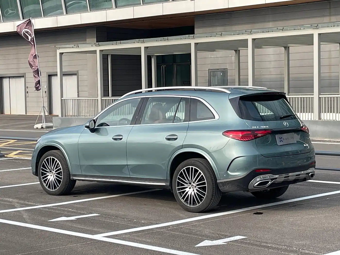 Mercedes-Benz GLC 2024 GLC 300 L 4MATIC Luxury 5-seater фото 9