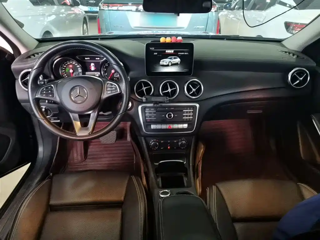 Mercedes-Benz GLA 2017 GLA 200 Dynamic фото 10