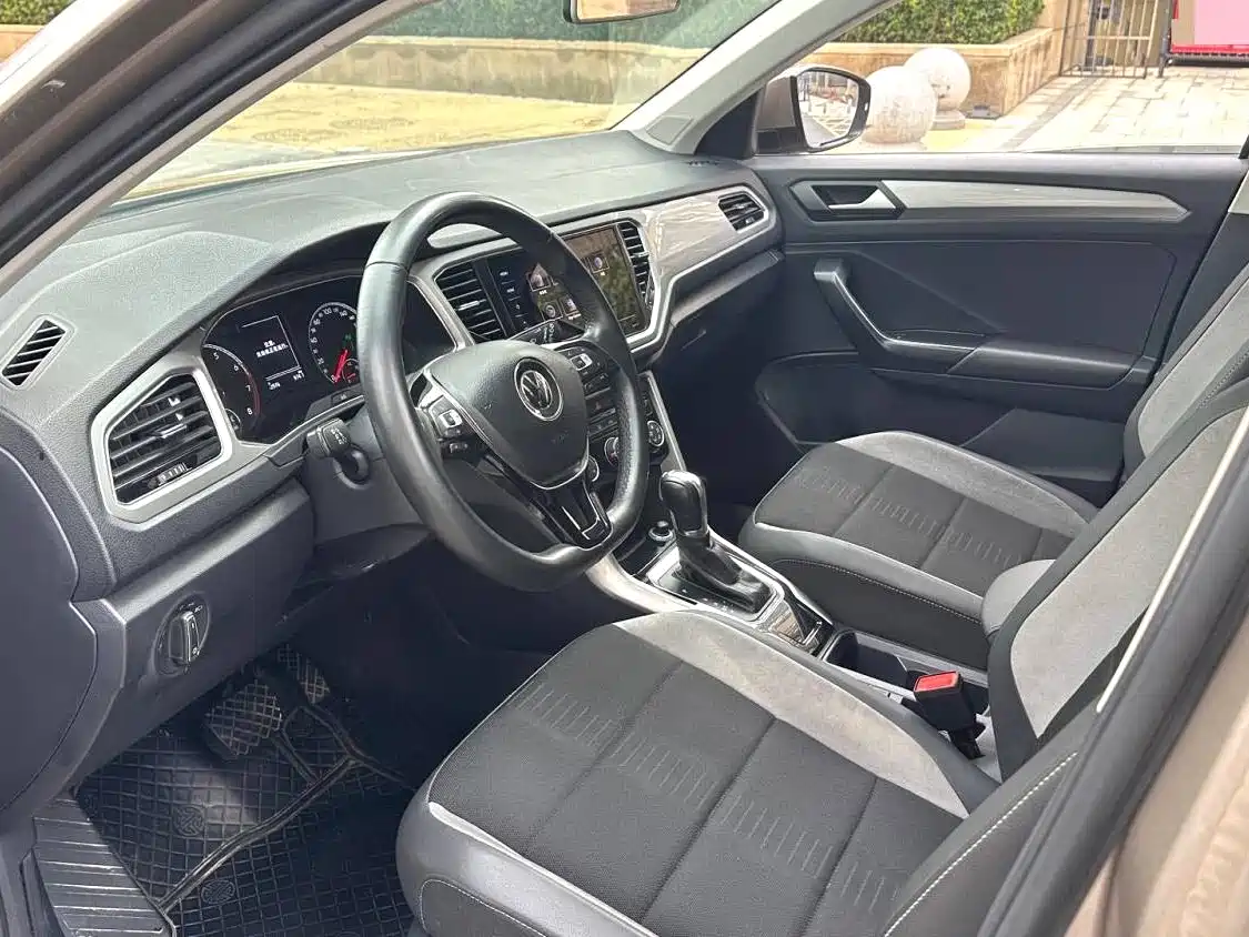 Volkswagen T-ROC 2020 280TSI DSG 2WD Luxury фото 4