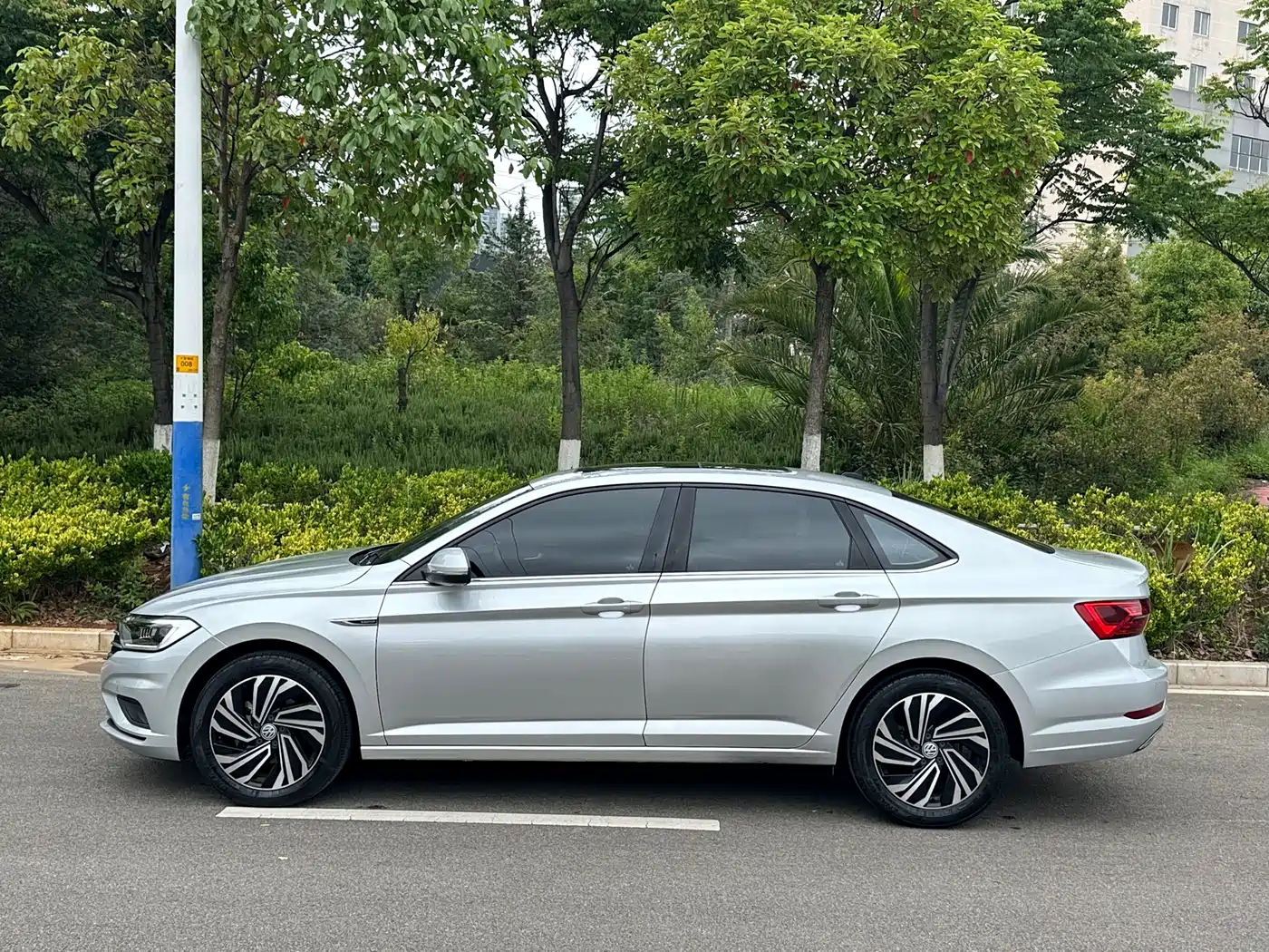 Volkswagen Sagitar 2021 280TSI DSG Luxury Smart Connect фото 3