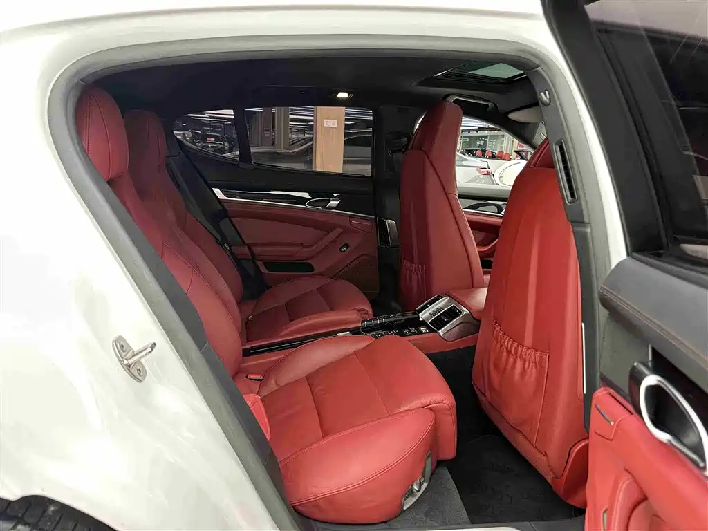 Porsche Panamera 2016 Panamera 4 Edition 3.0T фото 8