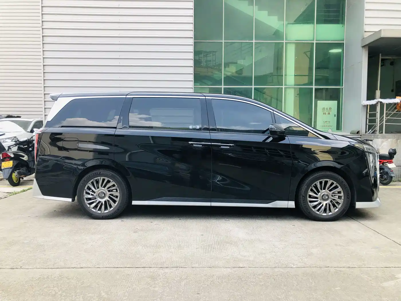 GAC Trumpchi Trumpchi M8 2023 Model Master Series Hybrid Ultimate Edition фото 8