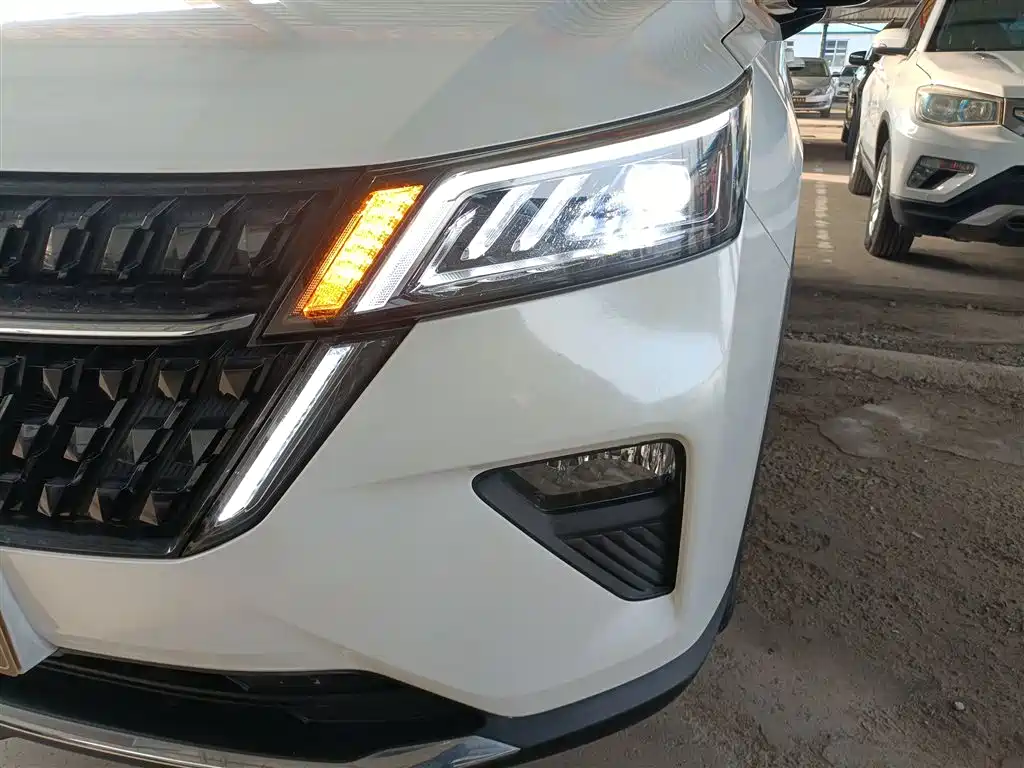 Wuling Motors Wuling Xingchen 2022 2021 1.5T CVT Starlight Edition