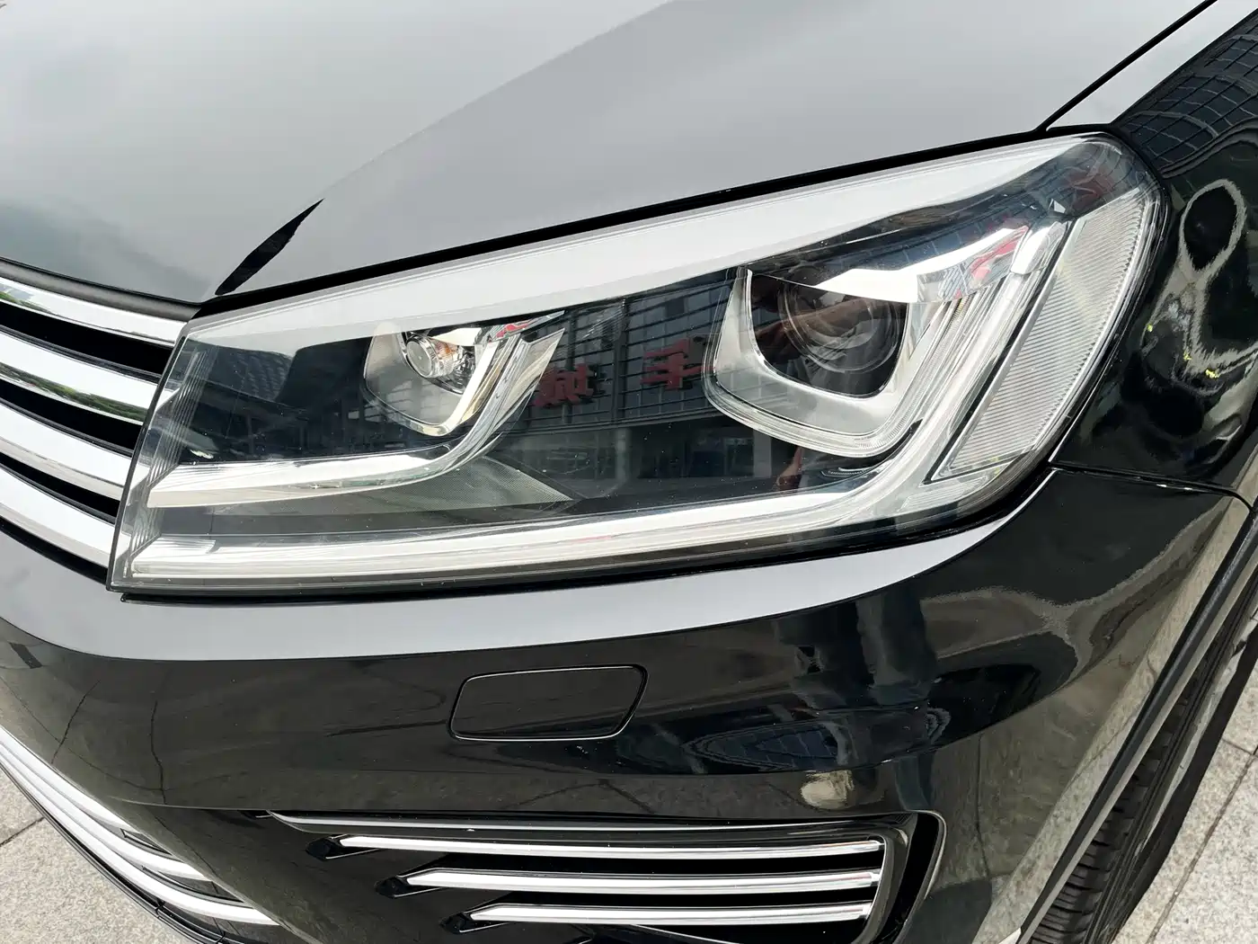 Volkswagen Touareg 2016 3.0TSI High Configuration фото 9