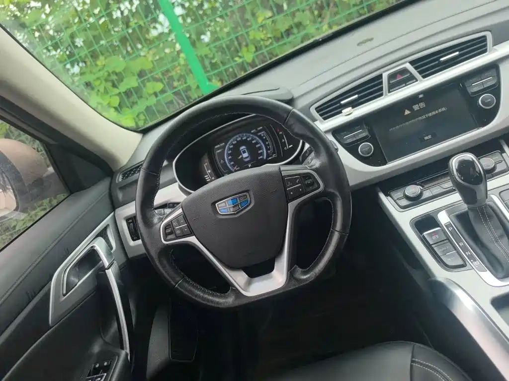 صورة 11 - Geely Atlas
