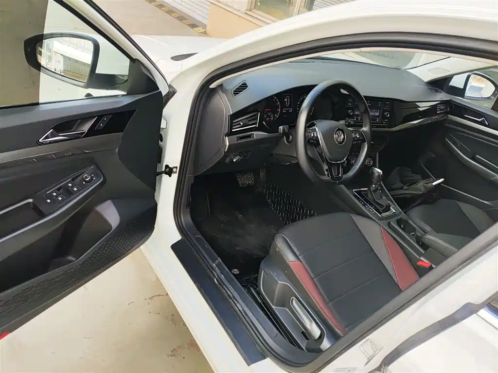 Volkswagen Bora 2020 1.5L Automatic Comfort фото 16