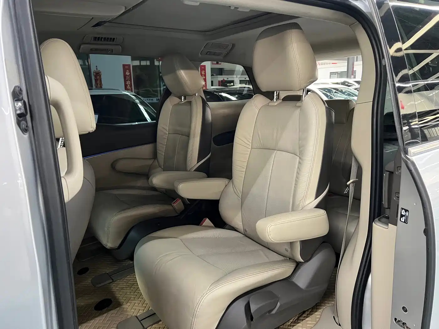 Buick GL8 2013 3.0L XT Luxury Business Flagship Edition фото 7