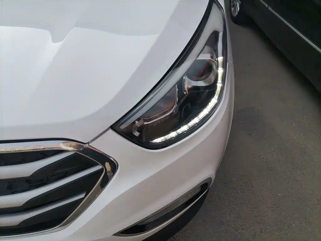 Hyundai Beijing Hyundai ix35 2015 2.0L Automatic 2WD Smart Type China IV фото 18