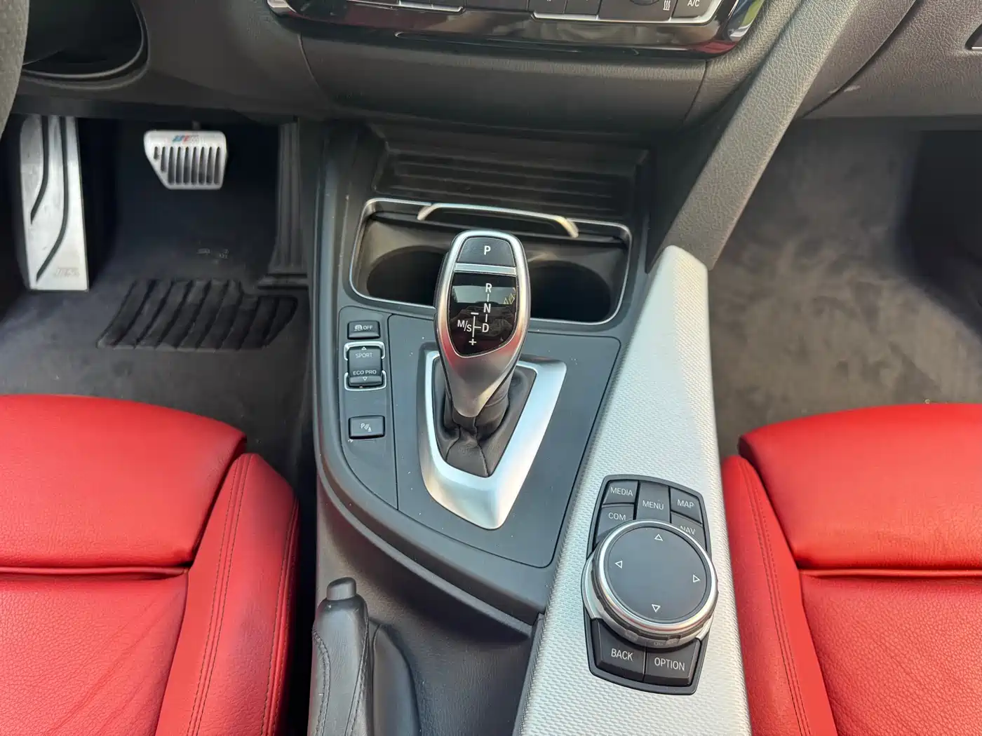 BMW 3 Series 2017 330i M Sport фото 22