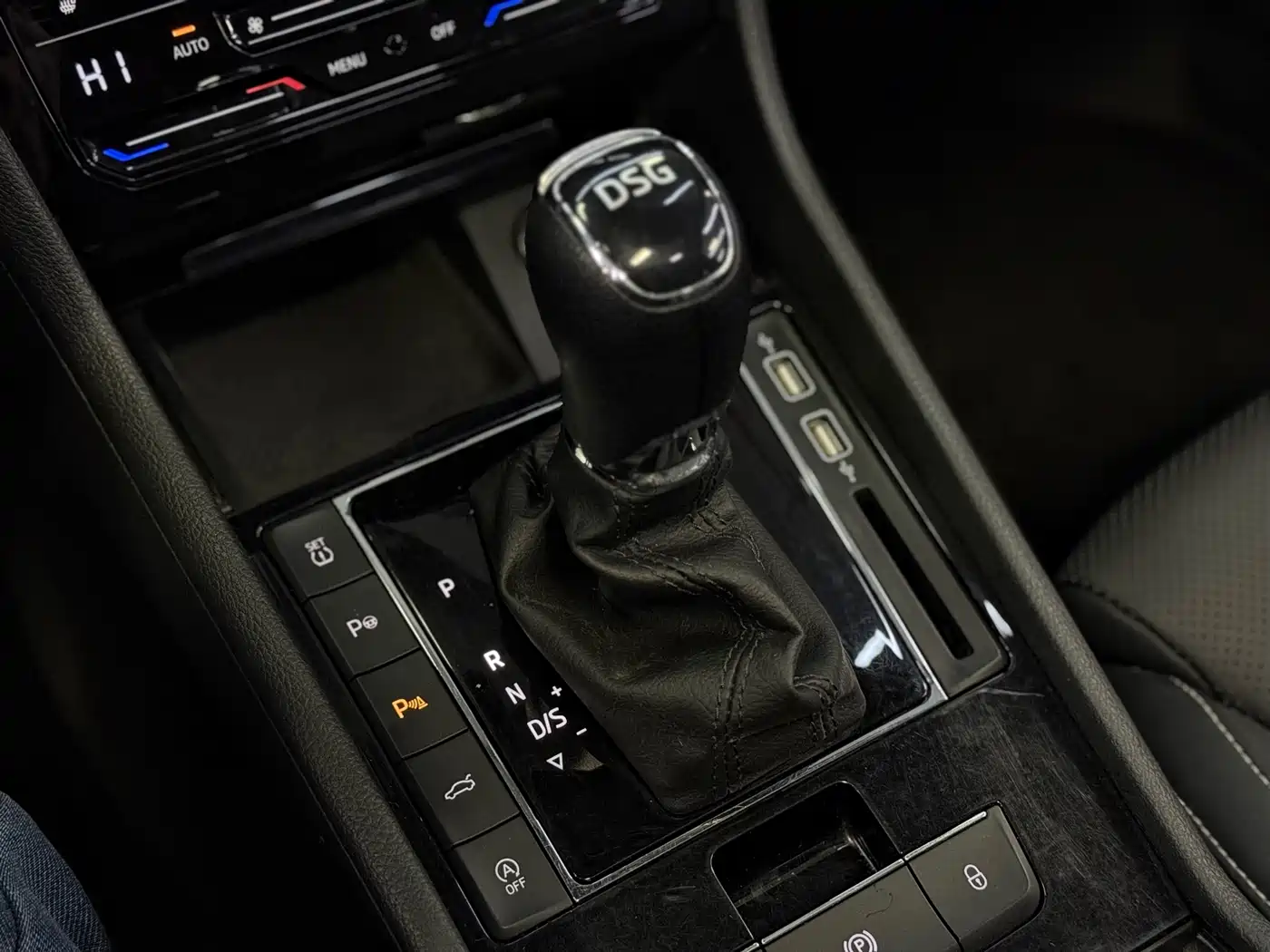 Škoda Superb 2025 Model TSI280 DSG Premium Edition фото 10