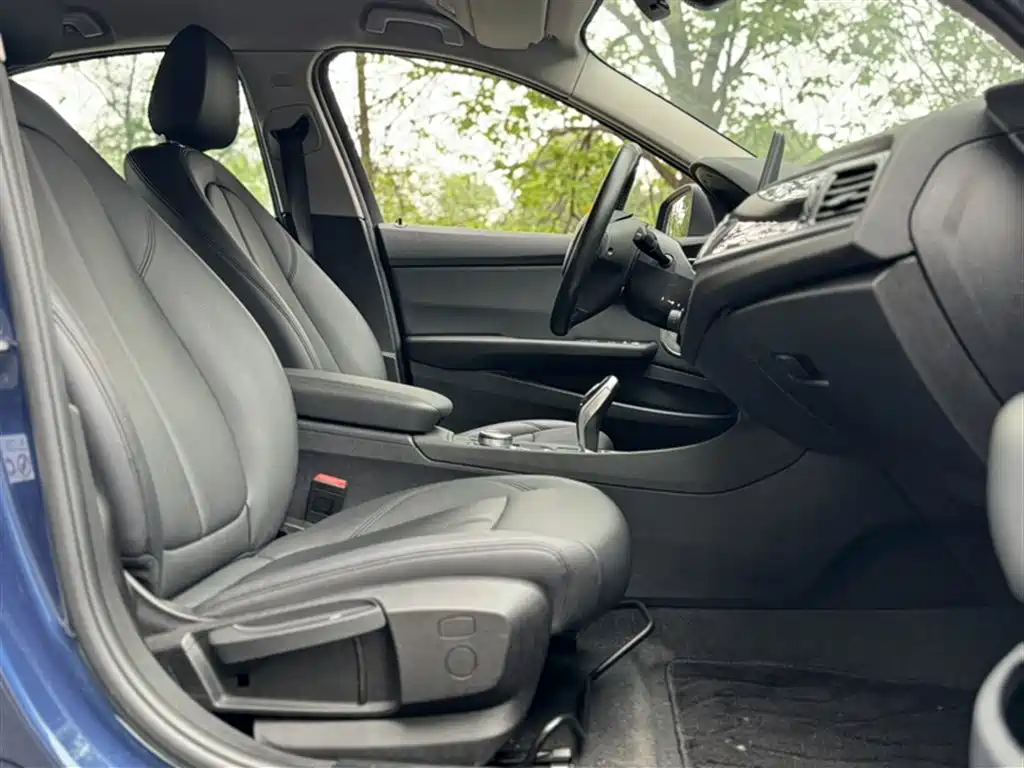 BMW 1 Series 2021 120i M Sport фото 16