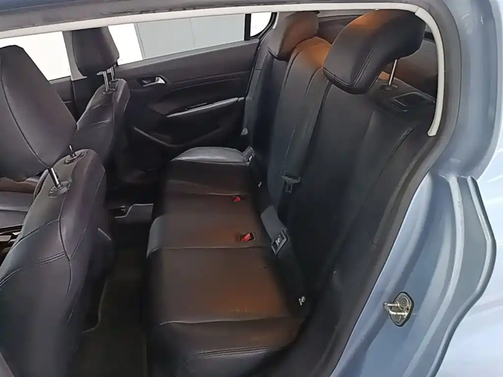 Peugeot 308S 2015 1.2T Auto Elegance Edition фото 17