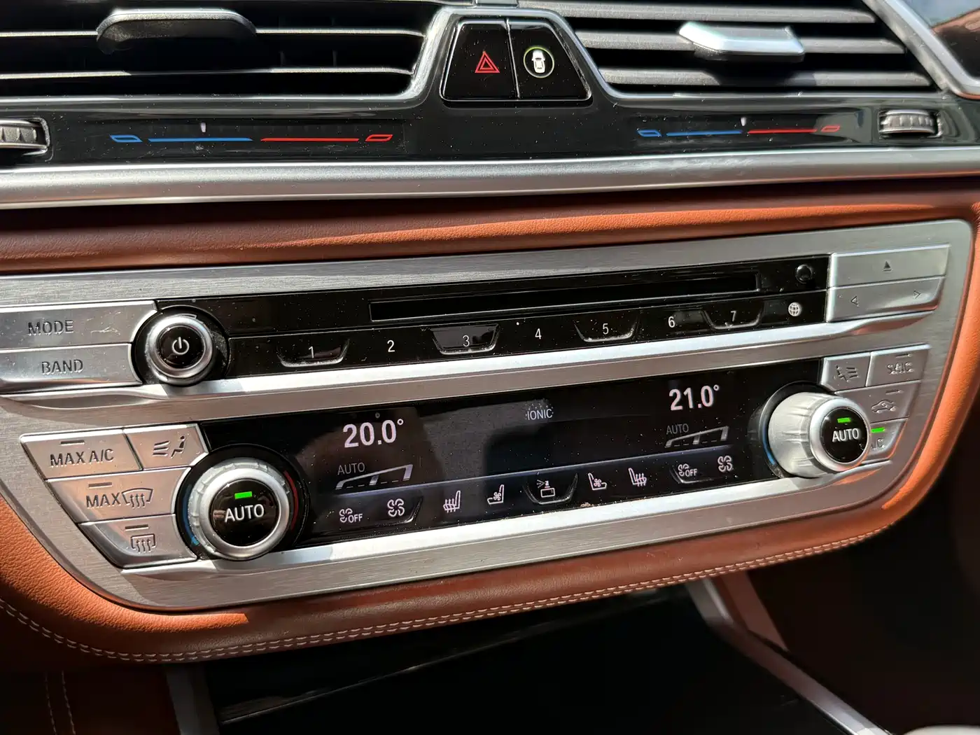 BMW 7 Series 2018 740Li xDrive Premium Type M Sport Package фото 7