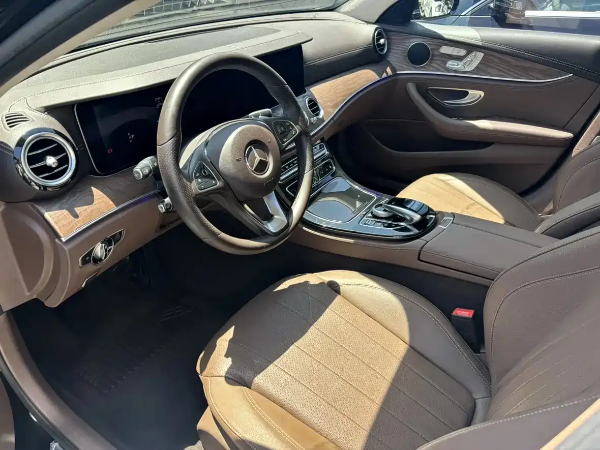 Mercedes-Benz E-Class 2016 E 300 L Fashion Type фото 6