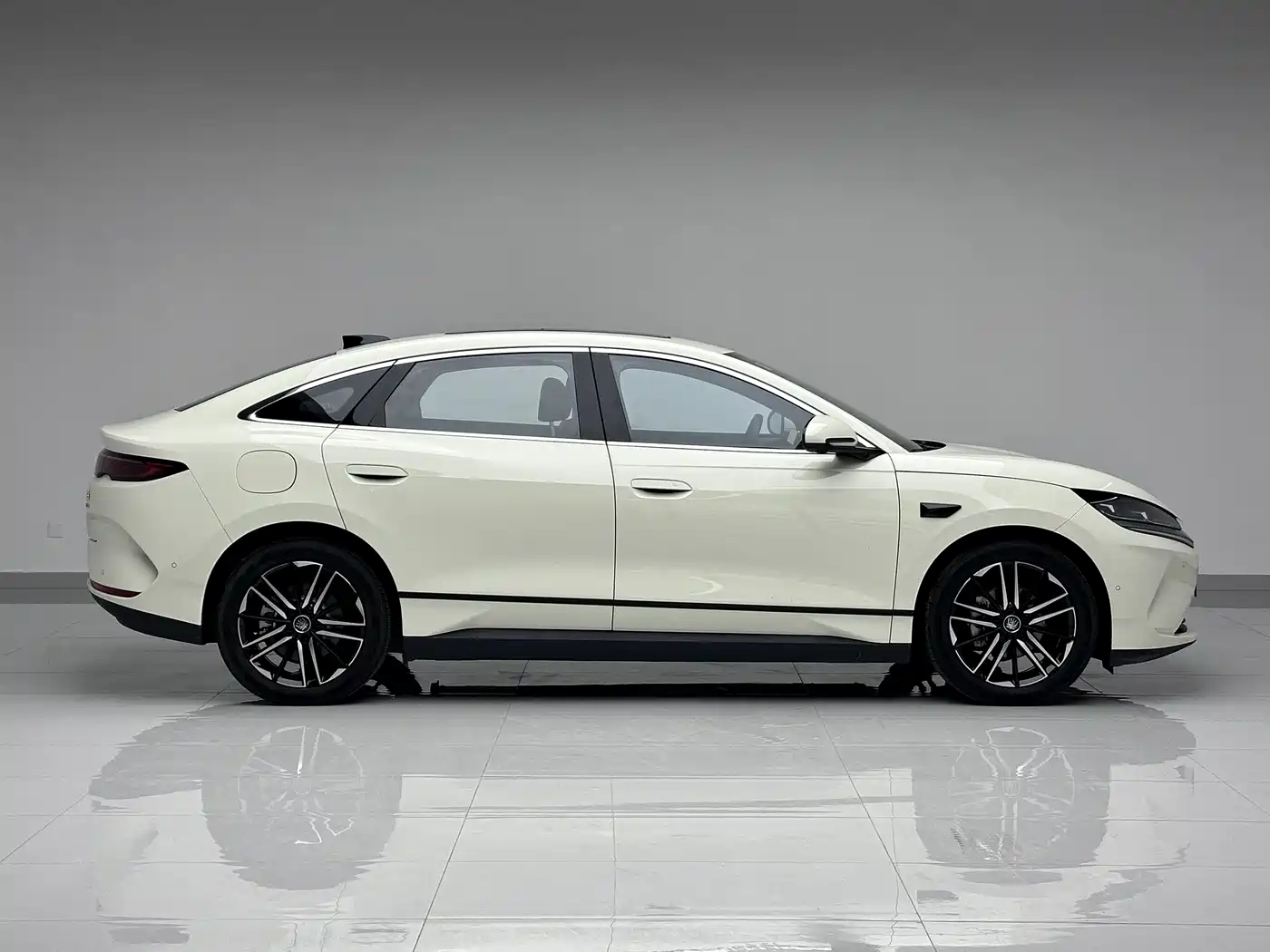BYD Qin L 2025 Model EV 545KM Excellence Edition фото 4