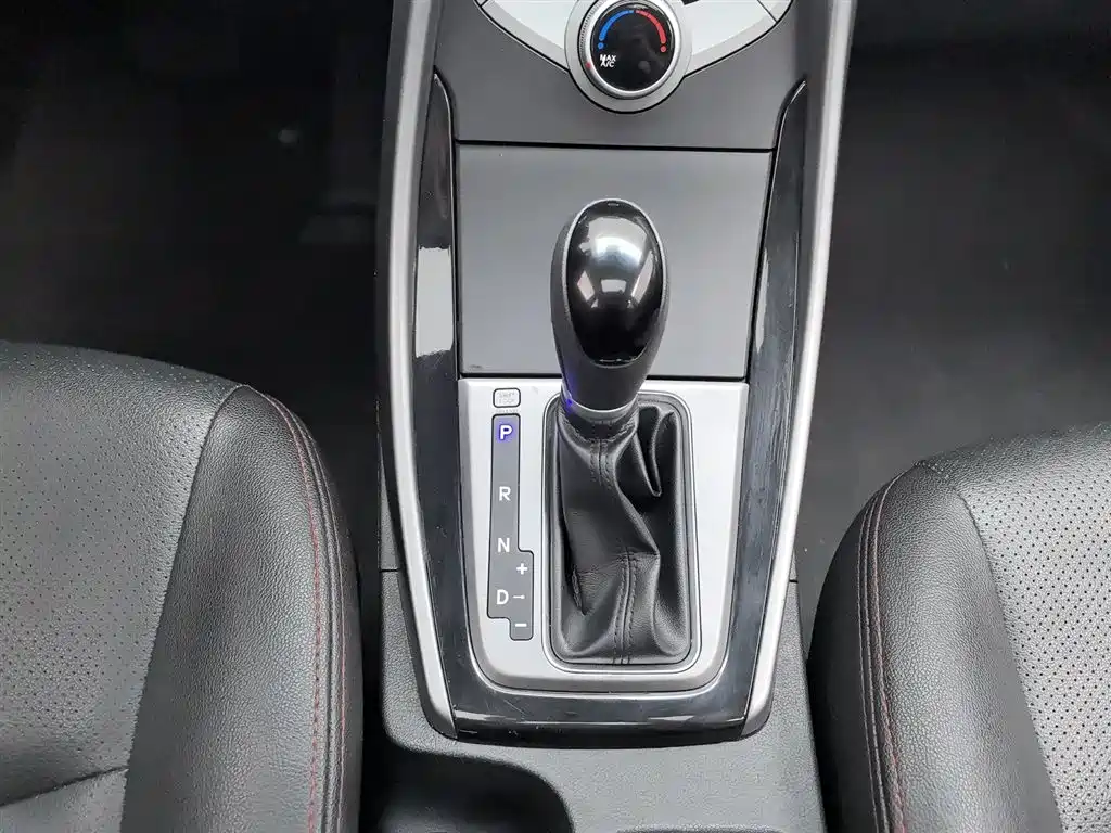 Hyundai Langdong 2016 1.6L Automatic Premium Edition фото 13
